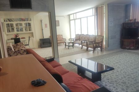 خانه در خیابان طالقانی اصفهان - زیرهمکف