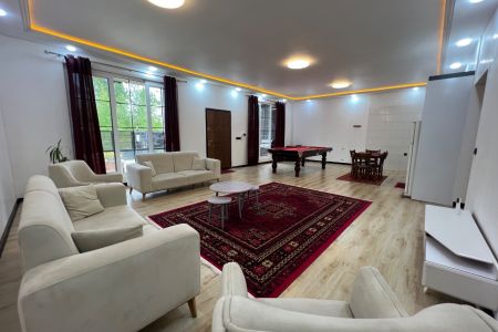 ویلا با حیاط و میز بیلیارد در پاپکیاده لنگرود