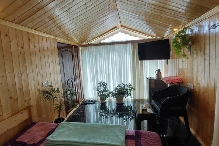 کلبه چوبی با نما کاهگلی در هچیرود -زوات غرب