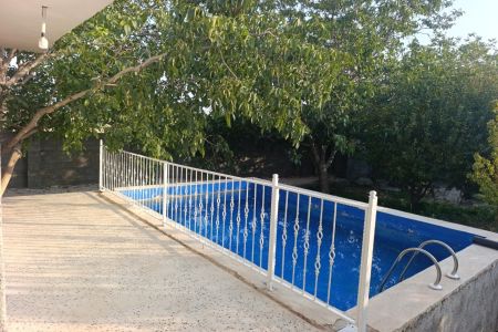 خانه باغ استخردار در سپیدان - دم قنات