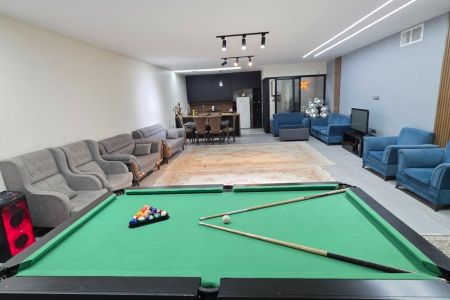 Villa with pool in Chaharbagh
