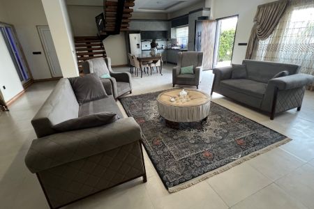 ویلا استخردار نزدیک شهرک خانه دریا سرخرود