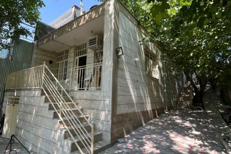 خانه باغ مجاور زاینده رود در سامان - چم عالی