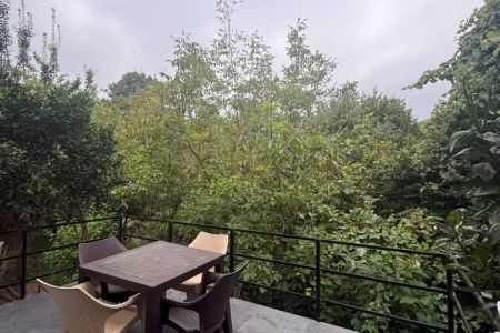 کلبه سوئیسی استخردار در جاده جواهرده