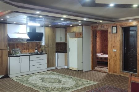 ویلا با معماری چوبی نزدیک ساحل حسین آباد