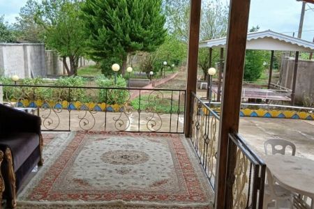 خانه ویلایی با حیاط دلباز در صومعه سرا - کماء
