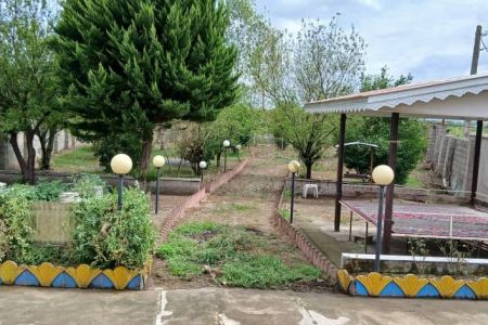 خانه ویلایی با حیاط دلباز در صومعه سرا - کماء