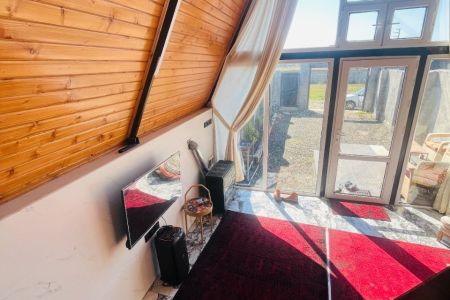 کلبه سوئیسی در فرح آباد
