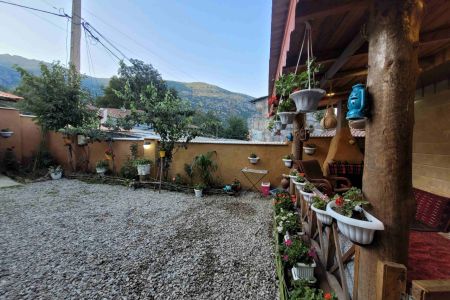 سوئیت با ایوان سنتی در جواهرده رامسر