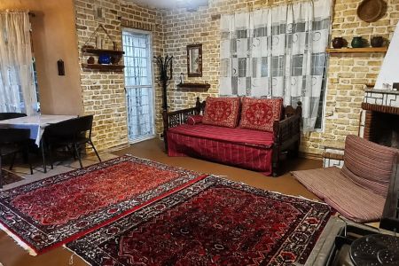 خانه باغ در حسنجون طالقان - همکف