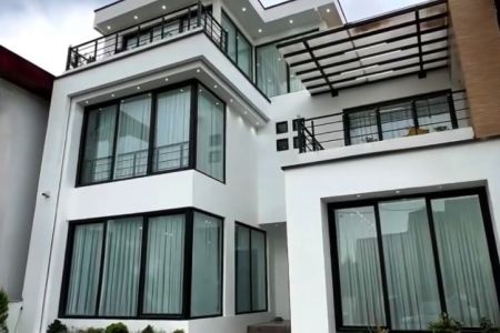 ویلا تریپلکس استخردار در سی سرا متل قو