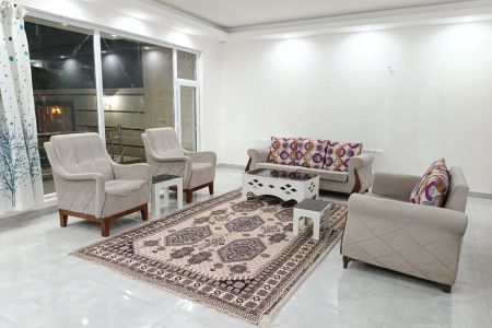 ویلا استخردار در چهارباغ - عرب آباد خسروی