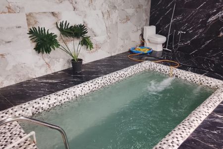 کلبه سوئیسی جکوزی دار در زیرآب - خواجکلا