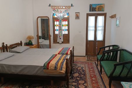 سوئیت با معماری اصیل در همدان - واحد پاییز