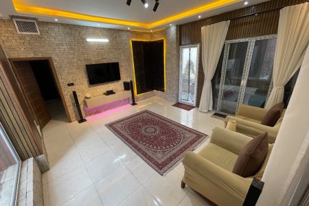 ویلا با استخر و جکوزی در اصفهان - جاجا