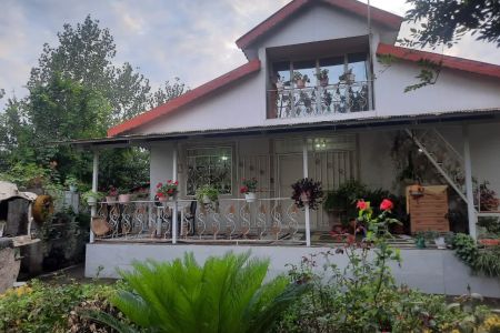 خانه ویلایی با حیاط سرسبز در سنگر - فشتام
