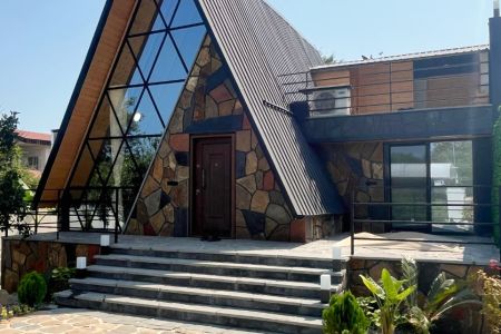 کلبه سوئیسی با جکوزی در کتالم رامسر
