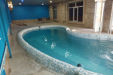 ویلا استخردار در چهارباغ - ابراهیم آباد