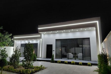 ویلا استخردار در چهارباغ - عباس آباد بزرگ