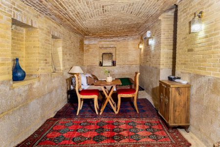 بوتیک هتل در خیابان زند شیراز - یاس