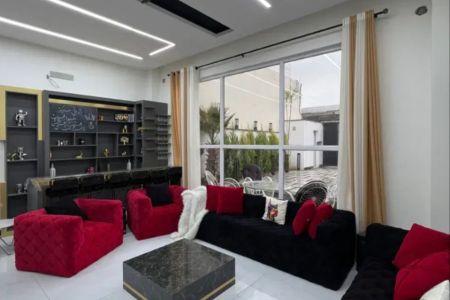 ویلا استخردار در چهارباغ - عرب آباد خسروی