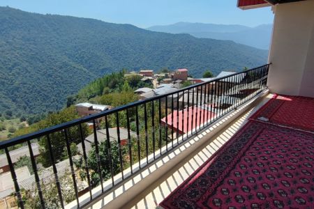 خانه با ویو کوه در علی آباد‌- خاک پیرزن - ط۳
