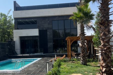 فيلا ثلاثية الطوابق مع مسبح وجاكوزي في سهيلية