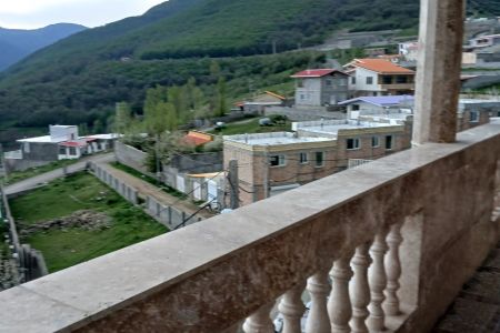خانه بالکن دار با ویو کوه در کلیبر - شجاع آباد