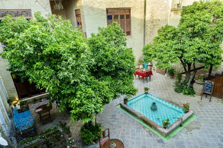 بوتیک هتل در خیابان زند شیراز - یاس