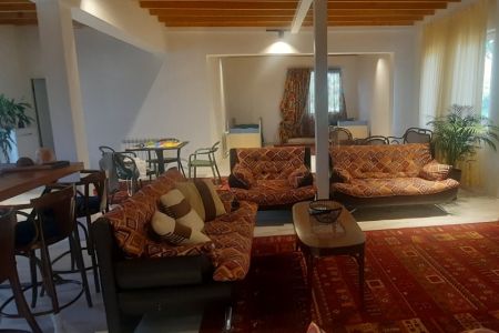 خانه ویلایی در جاده پیر بازار به ضیابر - همکف