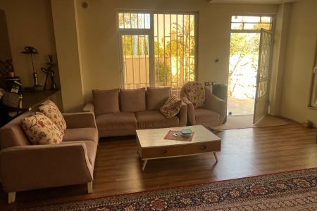 ویلا دوبلکس استخردار در چهارباغ - زعفرانیه