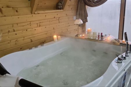 کلبه سوئیسی جکوزی دار در بهمنیر - اوکسر