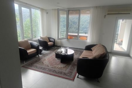 خانه رو به جنگل در نشتارود - دینارسرا