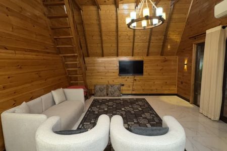 کلبه سوئیسی در سیمرغ - سنگتاب