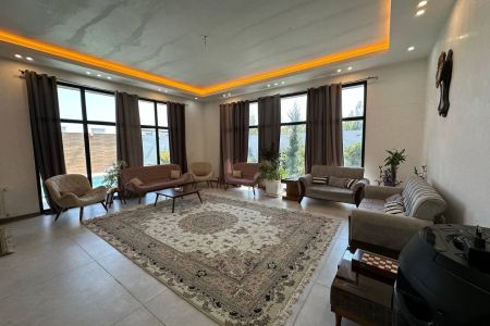 ویلا استخردار در چهارباغ - اوغلان تپه