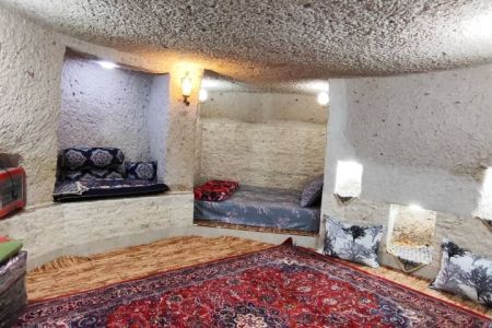 سوئیت صخره ای نقلی در کندوان - محله سفر