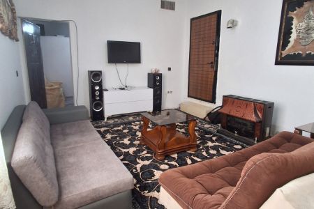 خانه ویلایی در چهارباغ - خیابان طاها