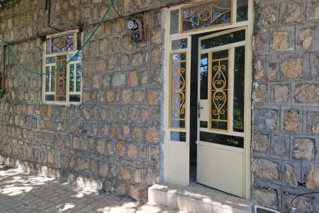 خانه حیاط دار در خرم آباد - آبشار بیشه