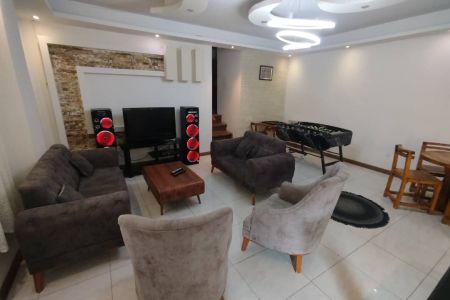 ویلا استخردار در چهارباغ - محمدآباد افشار