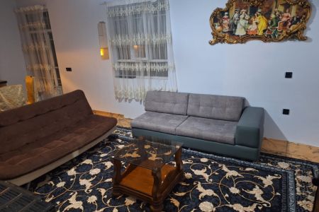 خانه ویلایی در چهارباغ - خیابان طاها