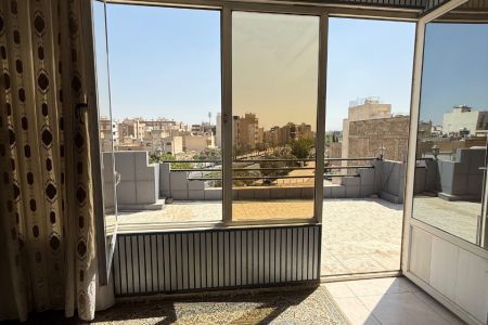 سوئیت نقلی دارای بالکن در اصفهان - طبقه ۳