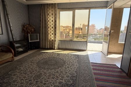 سوئیت نقلی دارای بالکن در اصفهان - طبقه ۳
