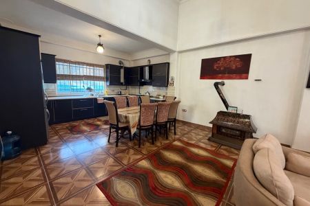 خانه ویلایی در جاده پیربازار رشت - همکف