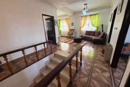 خانه ویلایی در جاده پیربازار رشت - همکف