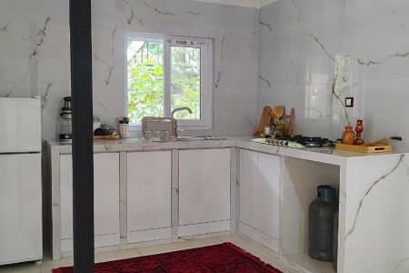 کلبه جنگلی کنار رودخانه در اسالم - لاکه تاشون