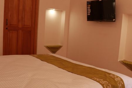 بوتیک هتل در کوشک صفی کاشان - ماندانا