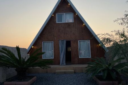 کلبه سوئیسی نزدیک جنگل در محمودآباد