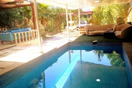 ویلا استخردار در چهارباغ - سلطان آباد