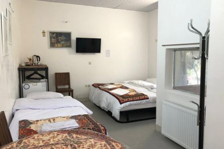 بوم گردی در بم - باغدشت - ویستریا یا یاسمین