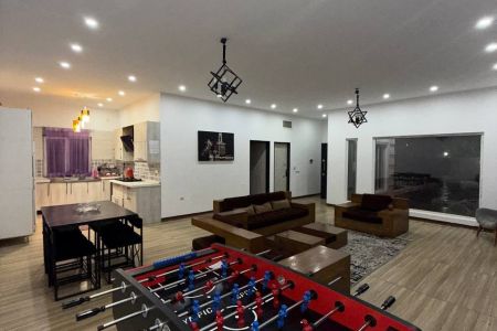 ویلا استخردار در چهارباغ - اغلان تپه